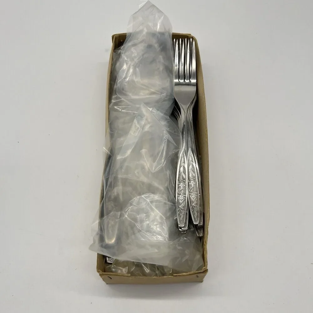 Customcraft Stainless Dinner Set 31 Pieces Textured Rose Flatware  VTG Taiwan